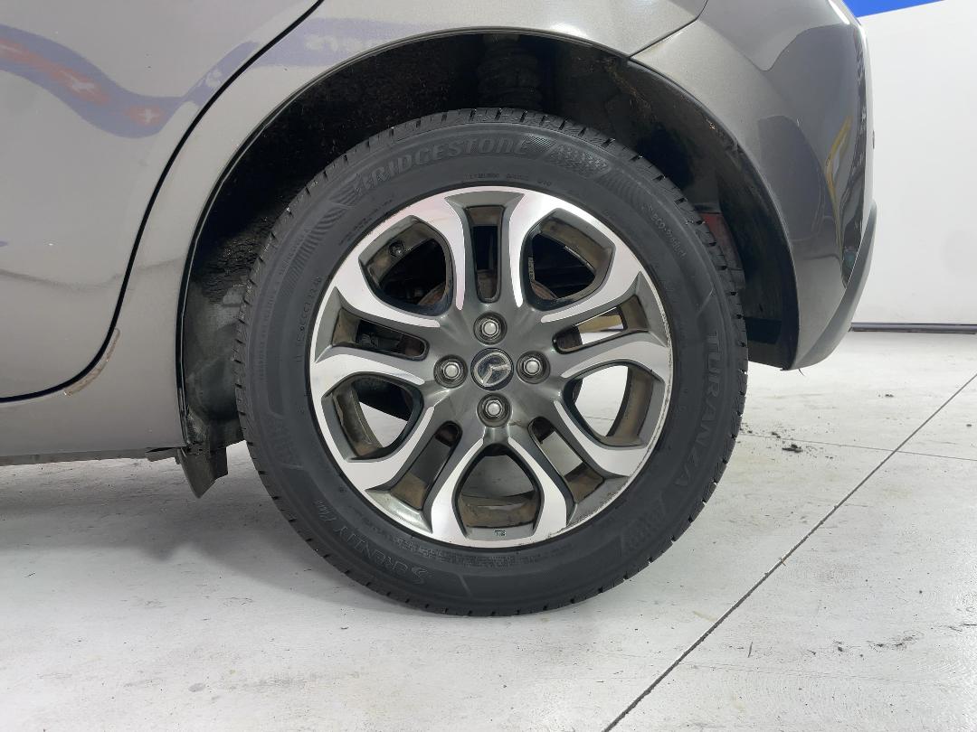 Photo '11' of Mazda Mazda2 Photo '11' of Mazda Mazda2