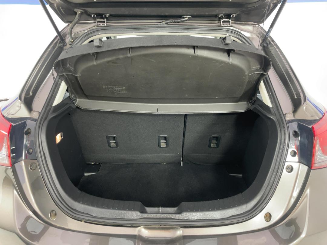 Photo '14' of Mazda Mazda2 Photo '14' of Mazda Mazda2