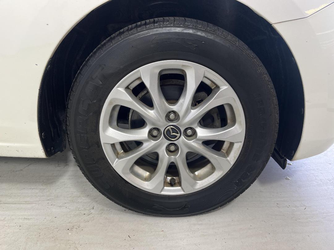 Photo '9' of Mazda Mazda2 Photo '9' of Mazda Mazda2