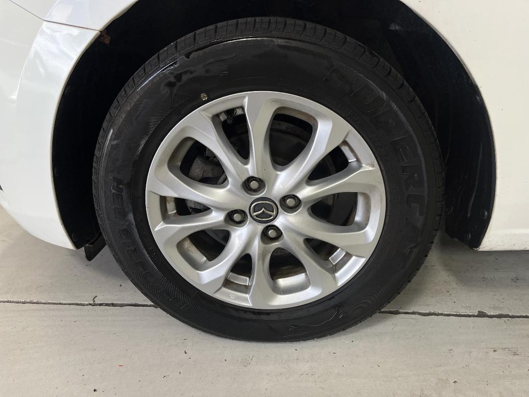 Photo '10' of Mazda Mazda2 Photo '10' of Mazda Mazda2