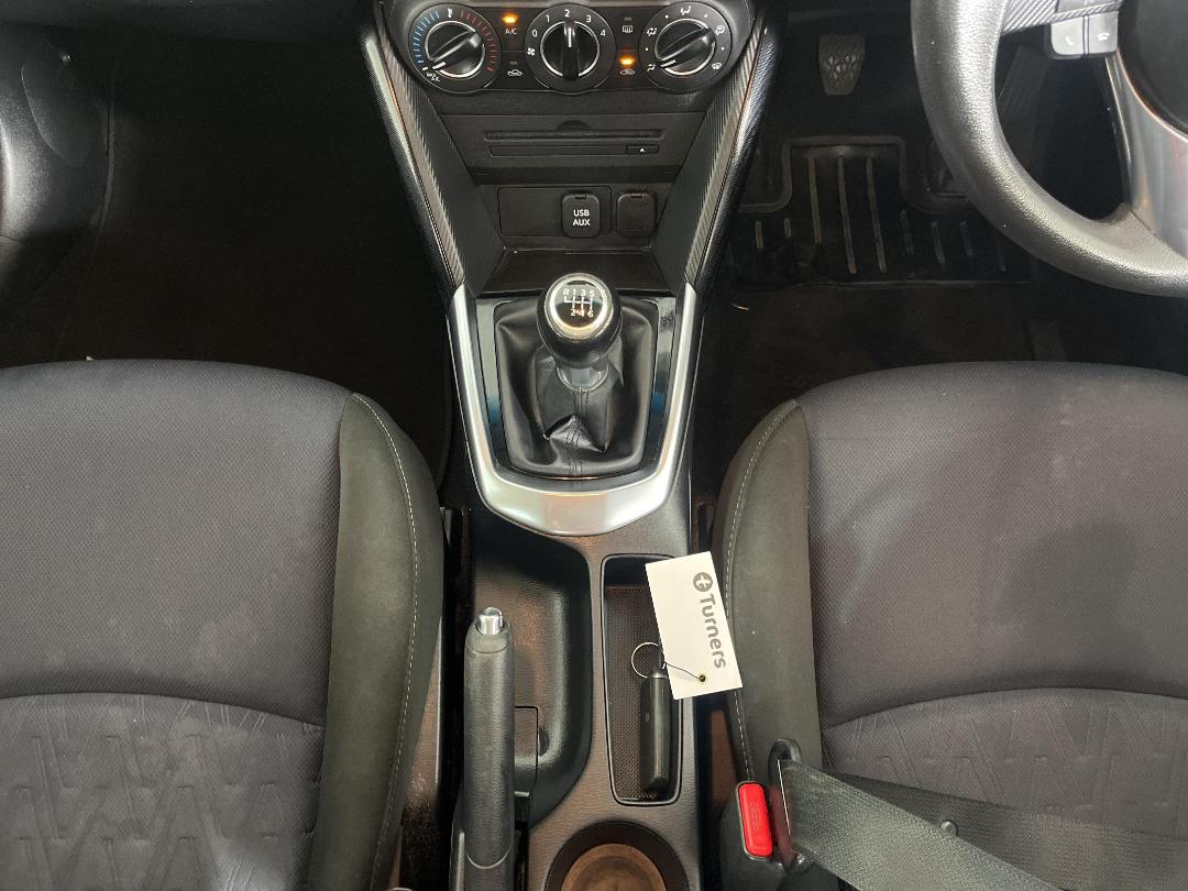 Photo '23' of Mazda Mazda2 Photo '23' of Mazda Mazda2