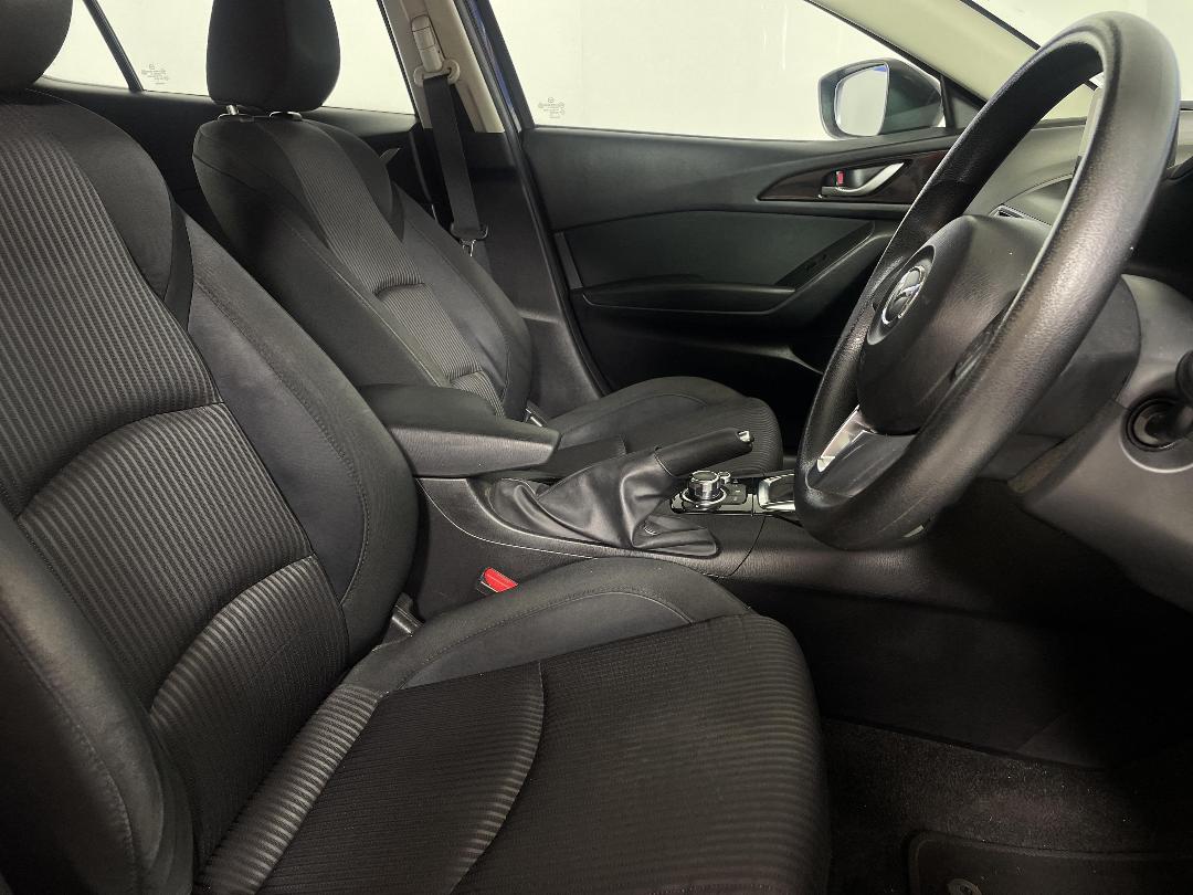 Photo '16' of Mazda Mazda3 Photo '16' of Mazda Mazda3