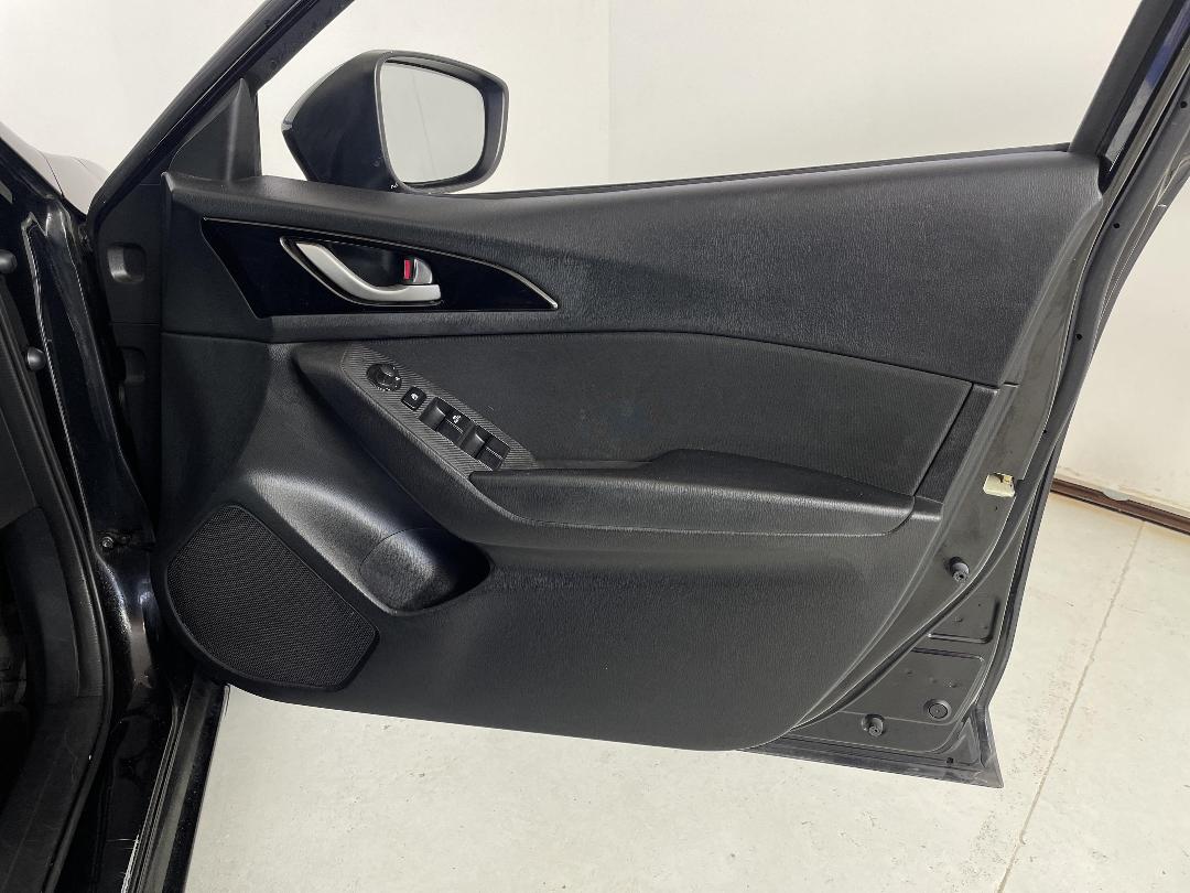 Photo '15' of Mazda Mazda3 Photo '15' of Mazda Mazda3