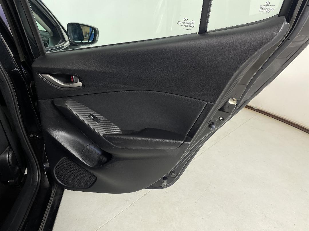 Photo '19' of Mazda Mazda3 Photo '19' of Mazda Mazda3