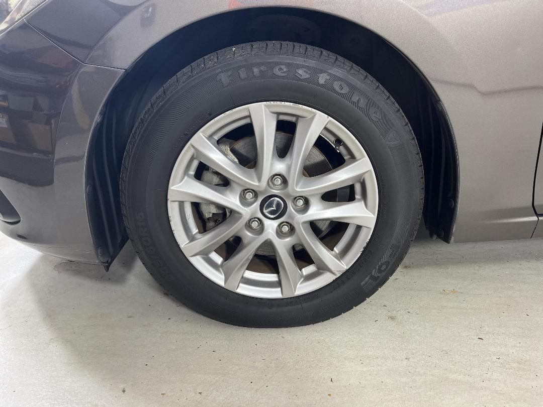 Photo '10' of Mazda Mazda3