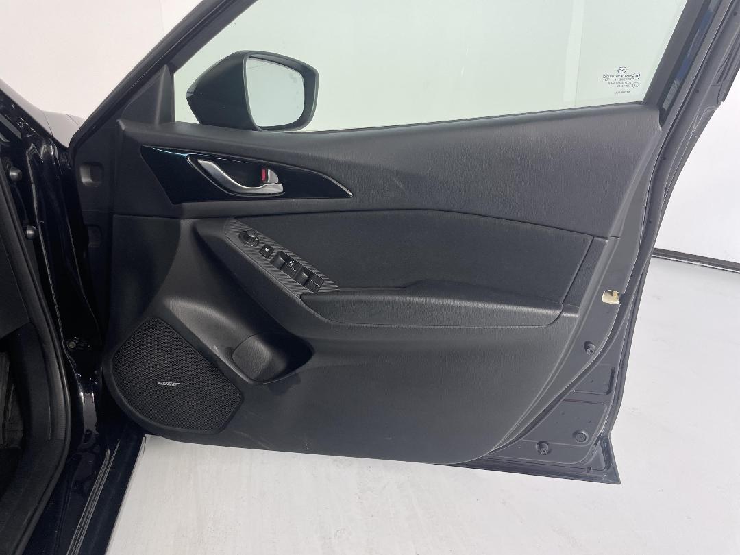 Photo '15' of Mazda Mazda3 Photo '15' of Mazda Mazda3