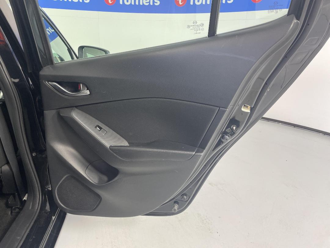 Photo '19' of Mazda Mazda3 Photo '19' of Mazda Mazda3