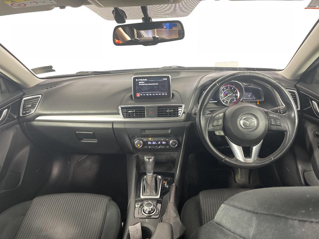 Photo '17' of Mazda Mazda3 Photo '17' of Mazda Mazda3