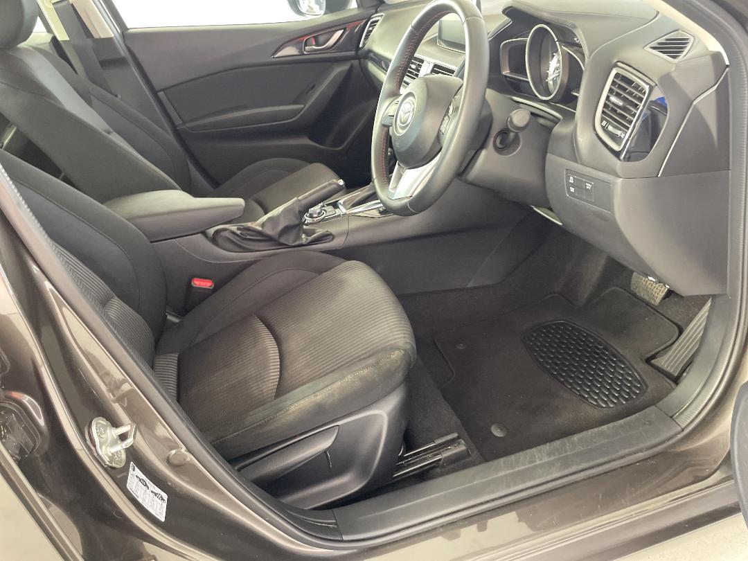 Photo '16' of Mazda Mazda3 Photo '16' of Mazda Mazda3