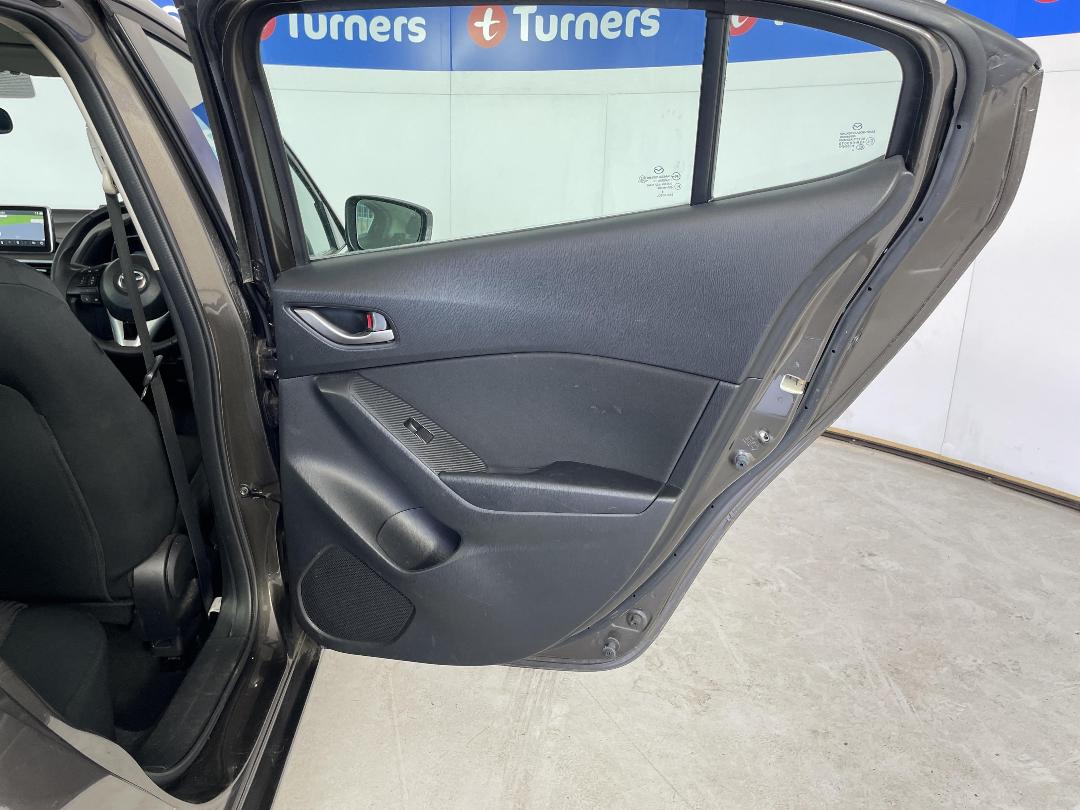 Photo '19' of Mazda Mazda3 Photo '19' of Mazda Mazda3