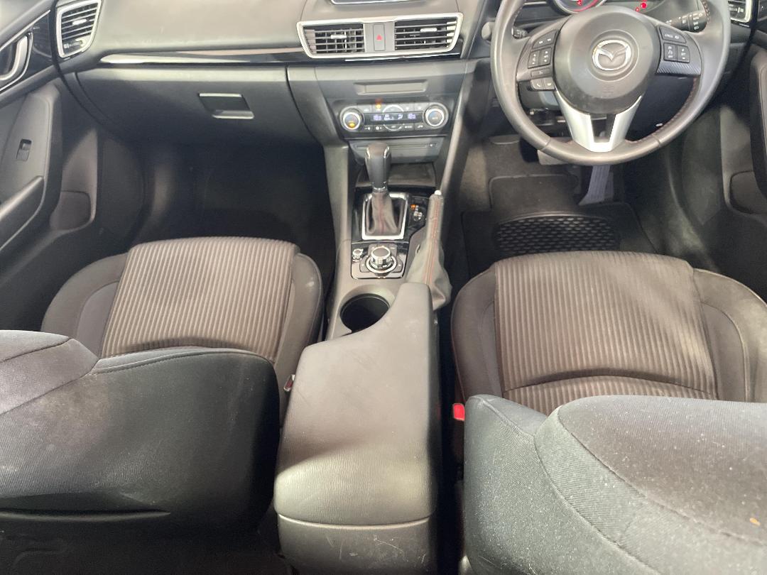 Photo '18' of Mazda Mazda3 Photo '18' of Mazda Mazda3