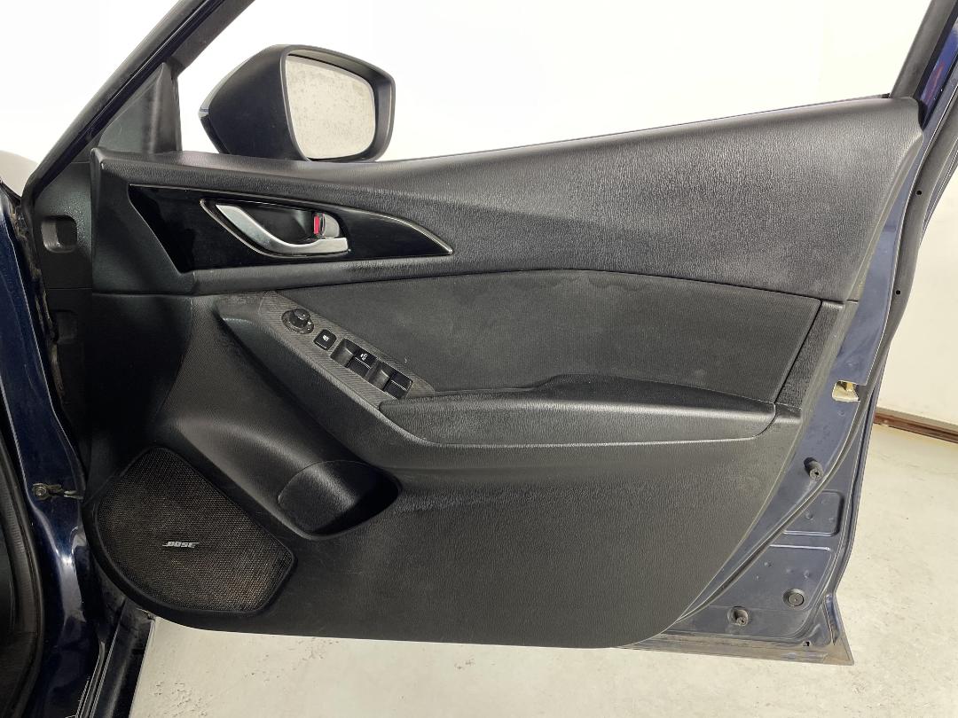 Photo '15' of Mazda Mazda3 Photo '15' of Mazda Mazda3