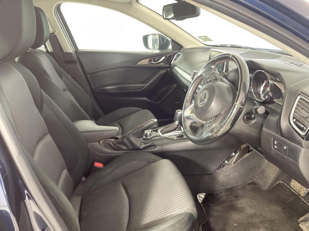 Photo '16' of Mazda Mazda3