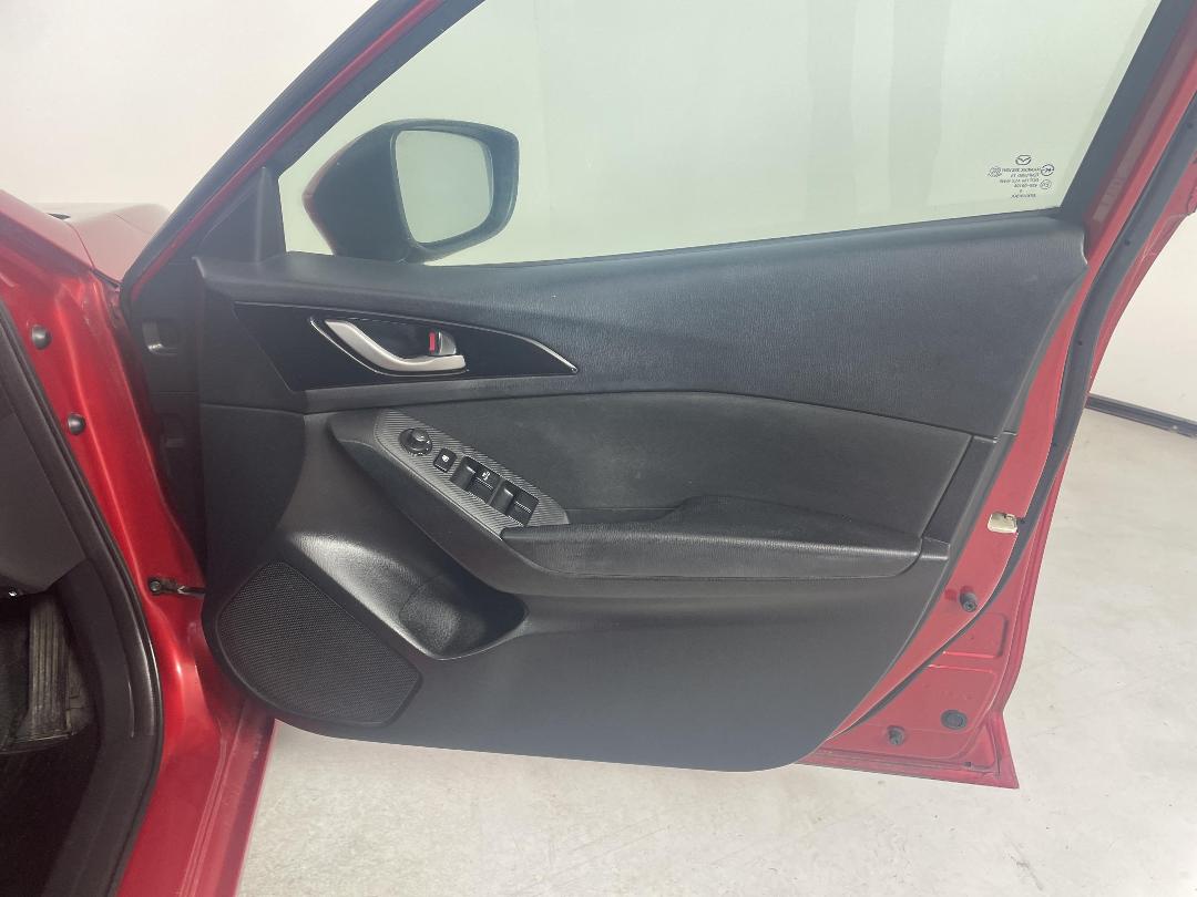 Photo '15' of Mazda Mazda3