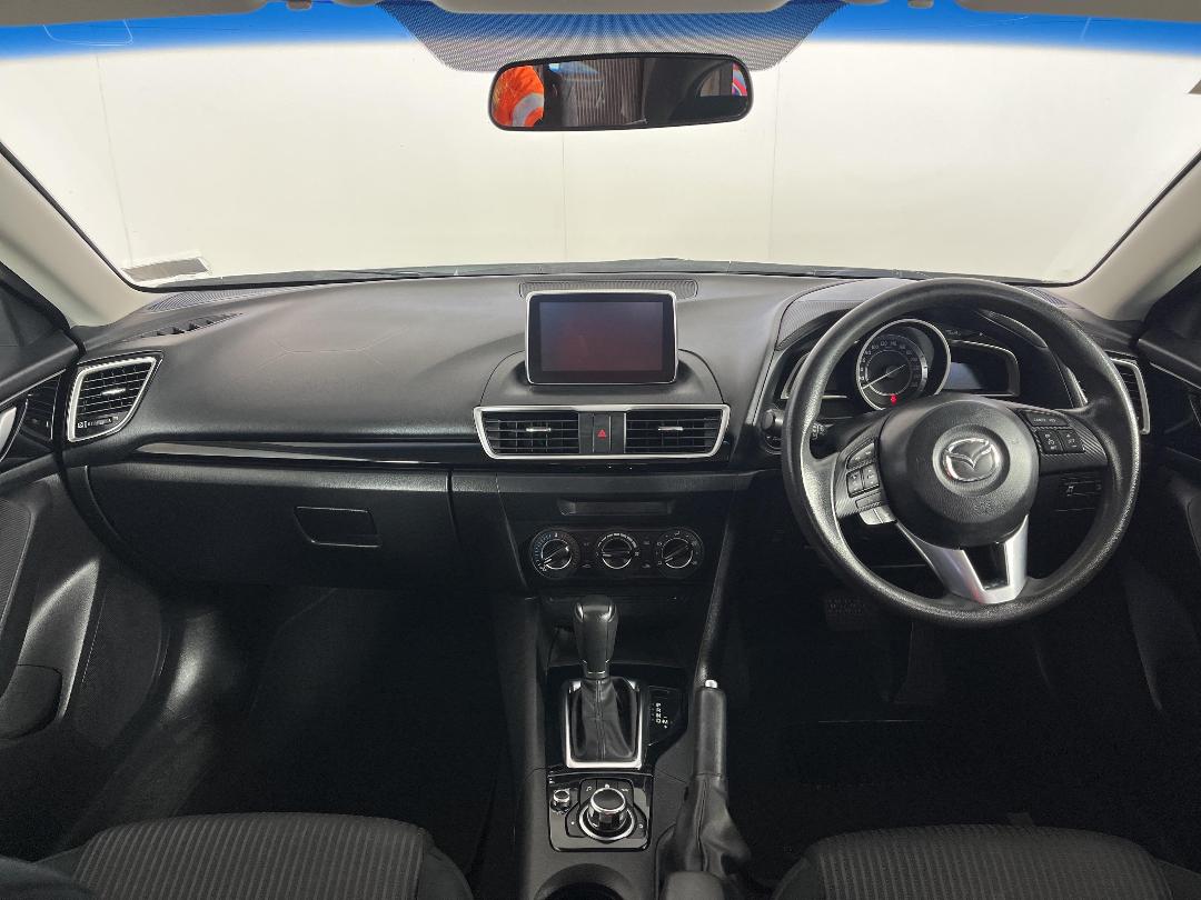 Photo '17' of Mazda Mazda3 Photo '17' of Mazda Mazda3
