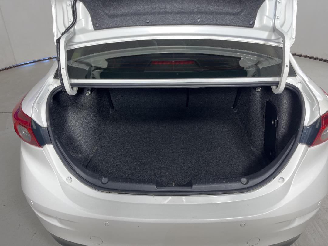 Photo '14' of Mazda Mazda3 Photo '14' of Mazda Mazda3