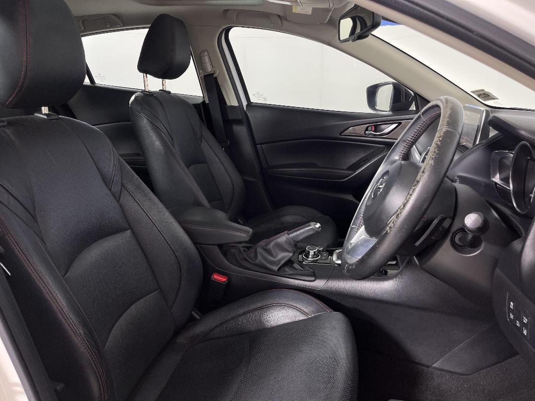 Photo '16' of Mazda Mazda3 Photo '16' of Mazda Mazda3