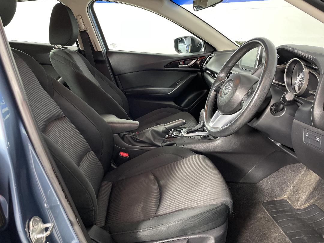 Photo '16' of Mazda Mazda3 Photo '16' of Mazda Mazda3