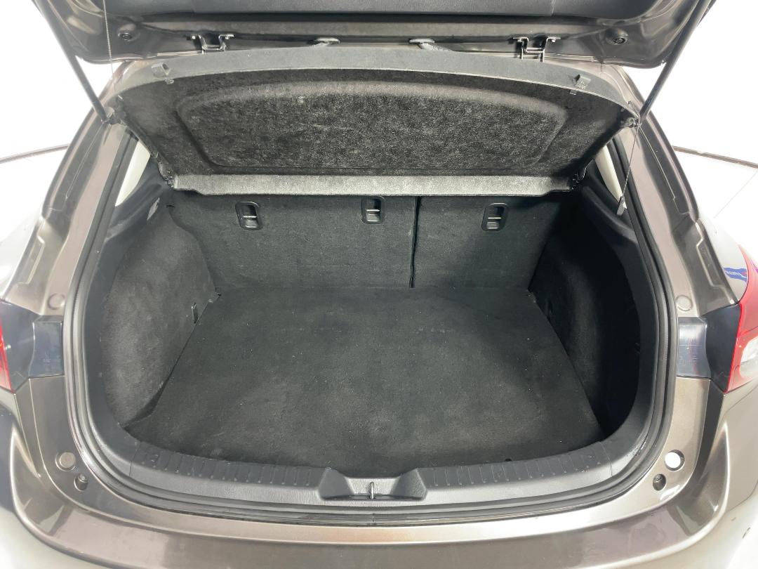 Photo '14' of Mazda Mazda3 Photo '14' of Mazda Mazda3