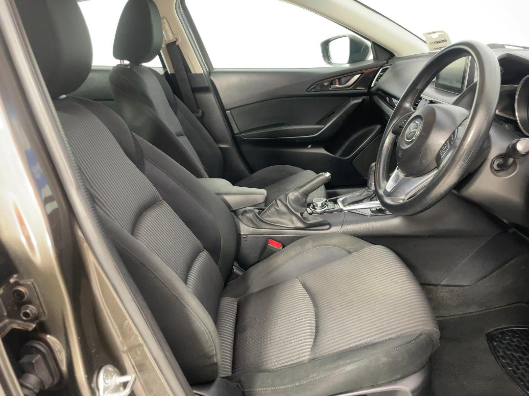 Photo '16' of Mazda Mazda3 Photo '16' of Mazda Mazda3