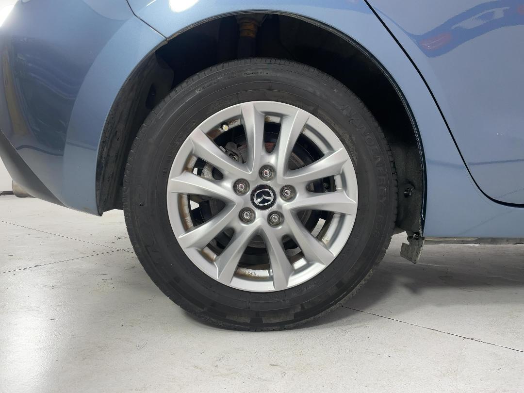 Photo '12' of Mazda Mazda3