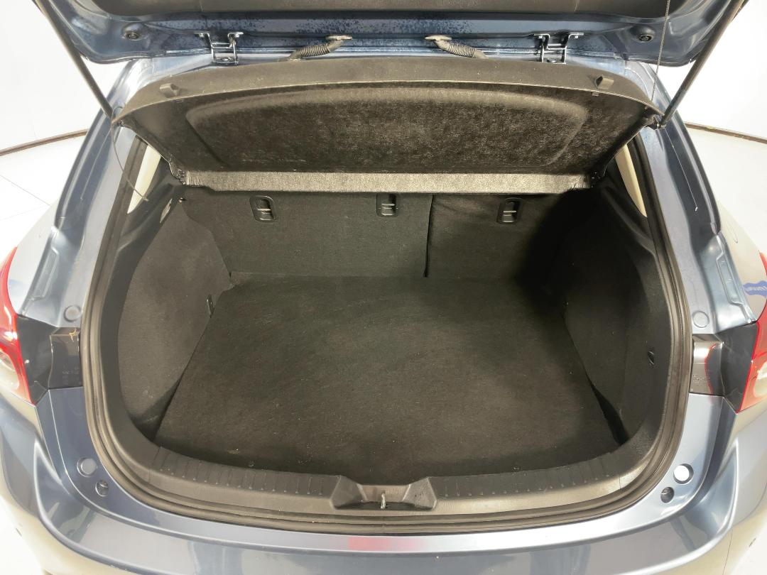 Photo '14' of Mazda Mazda3