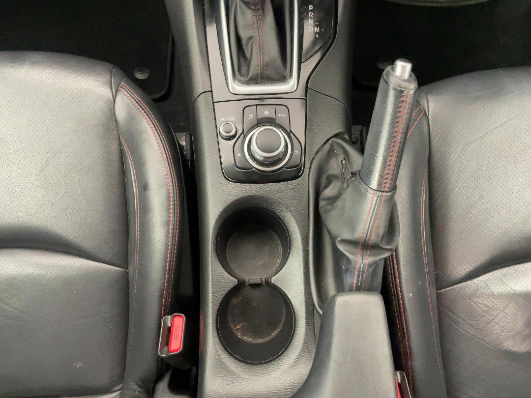 Photo '18' of Mazda Mazda3