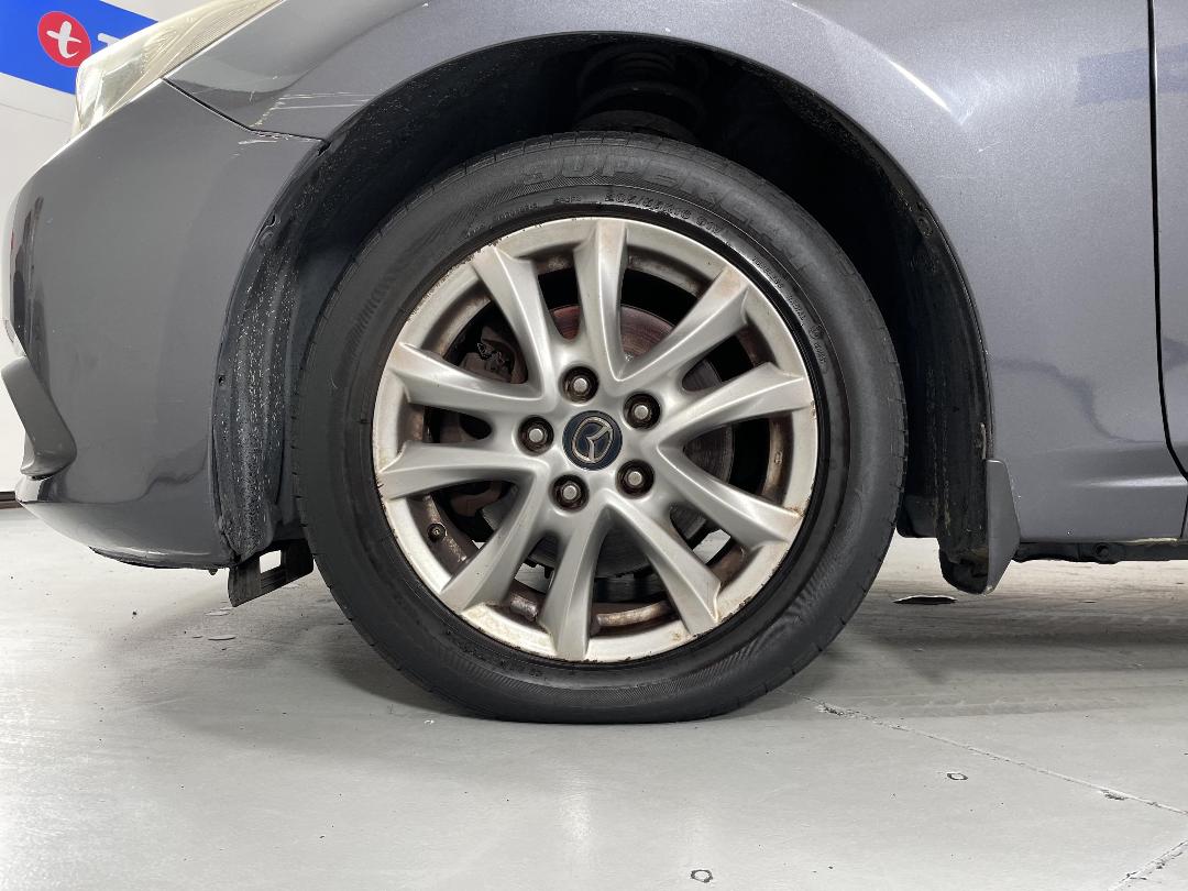 Photo '10' of Mazda Mazda3