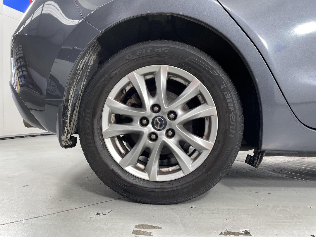 Photo '12' of Mazda Mazda3