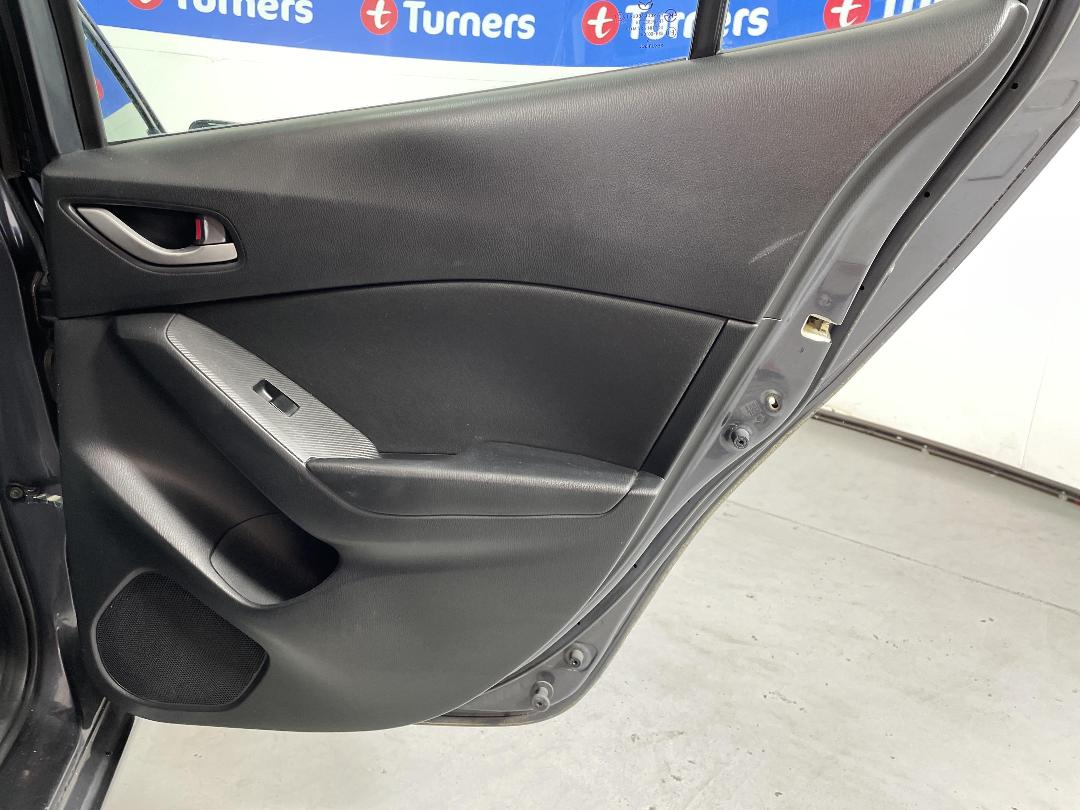 Photo '19' of Mazda Mazda3