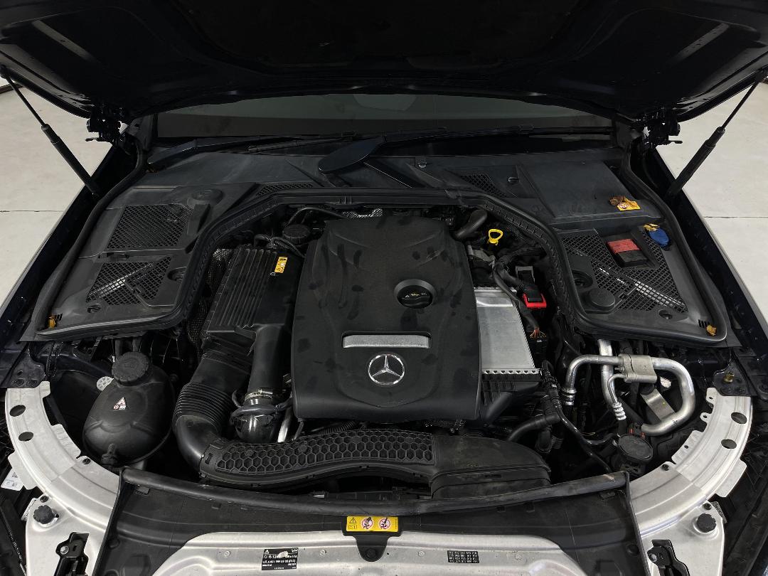 Photo '13' of Mercedes-Benz C-Class