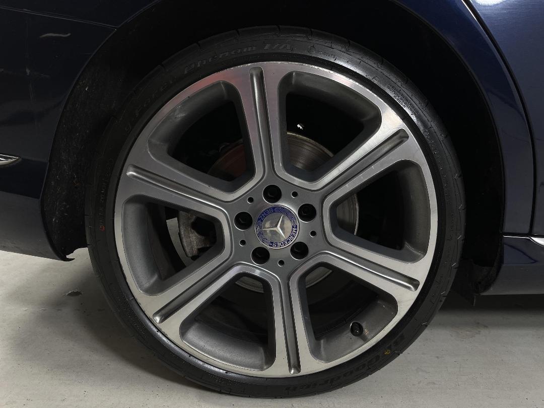 Photo '12' of Mercedes-Benz C-Class