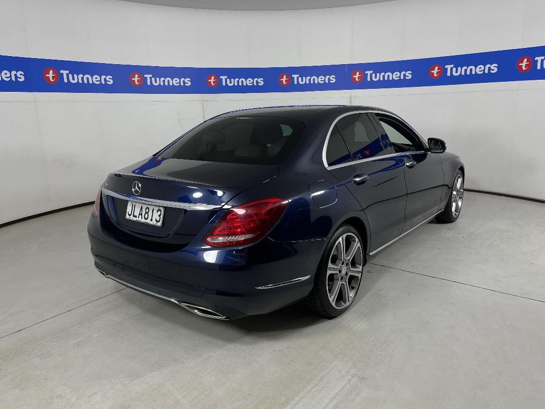 Photo '7' of Mercedes-Benz C-Class