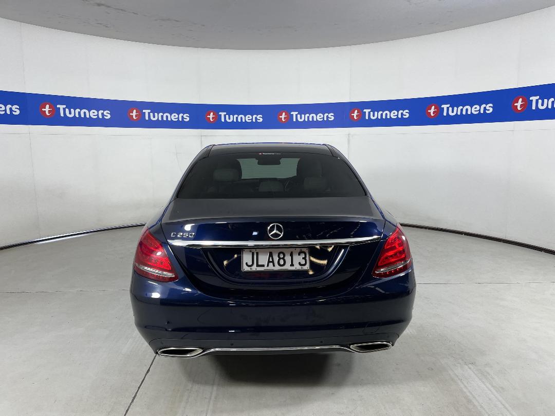 Photo '6' of Mercedes-Benz C-Class