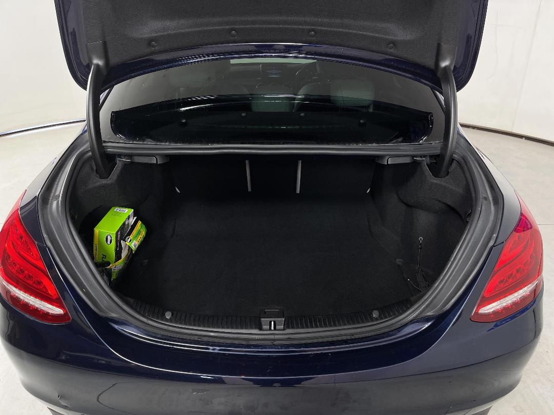 Photo '14' of Mercedes-Benz C-Class