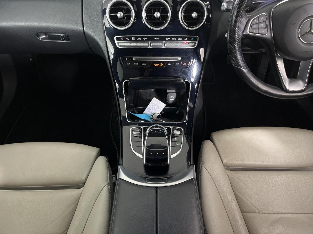 Photo '23' of Mercedes-Benz C-Class