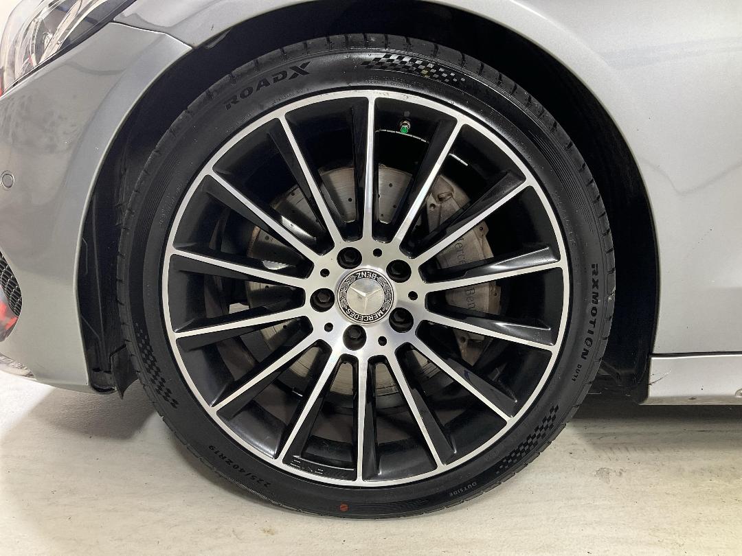 Photo '10' of Mercedes-Benz C-Class Photo '10' of Mercedes-Benz C-Class