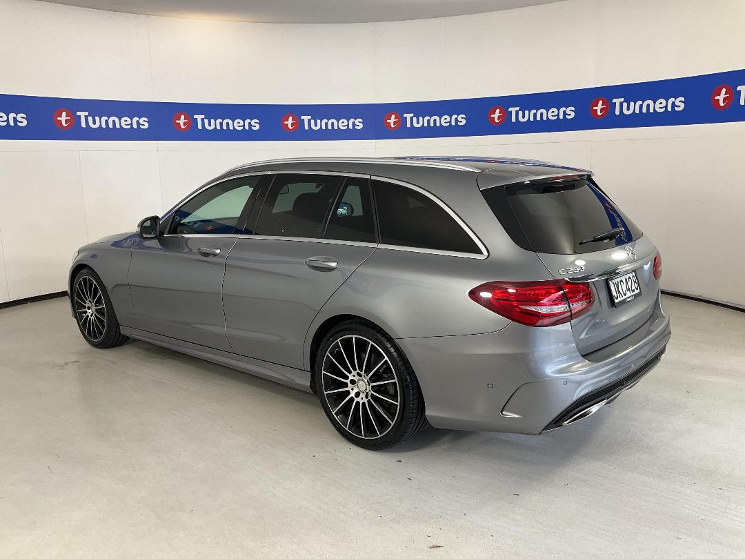 Photo '5' of Mercedes-Benz C-Class Photo '5' of Mercedes-Benz C-Class