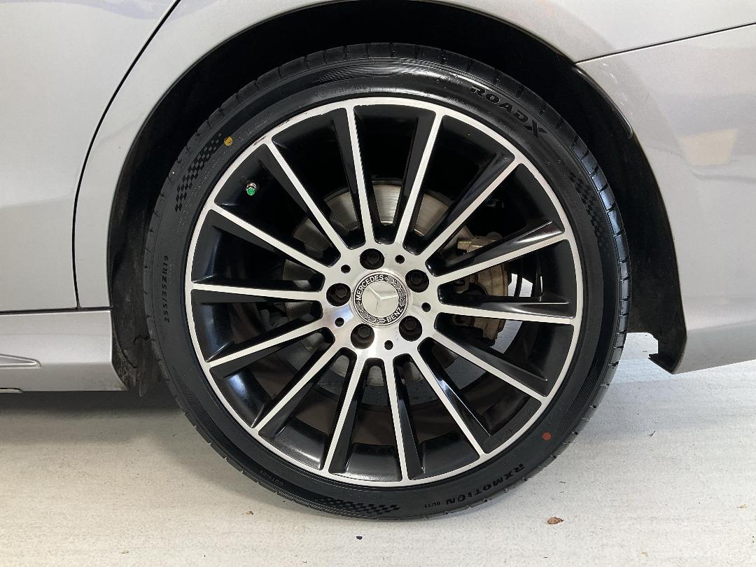 Photo '11' of Mercedes-Benz C-Class Photo '11' of Mercedes-Benz C-Class