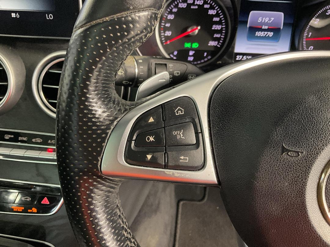 Photo '26' of Mercedes-Benz C-Class Photo '26' of Mercedes-Benz C-Class