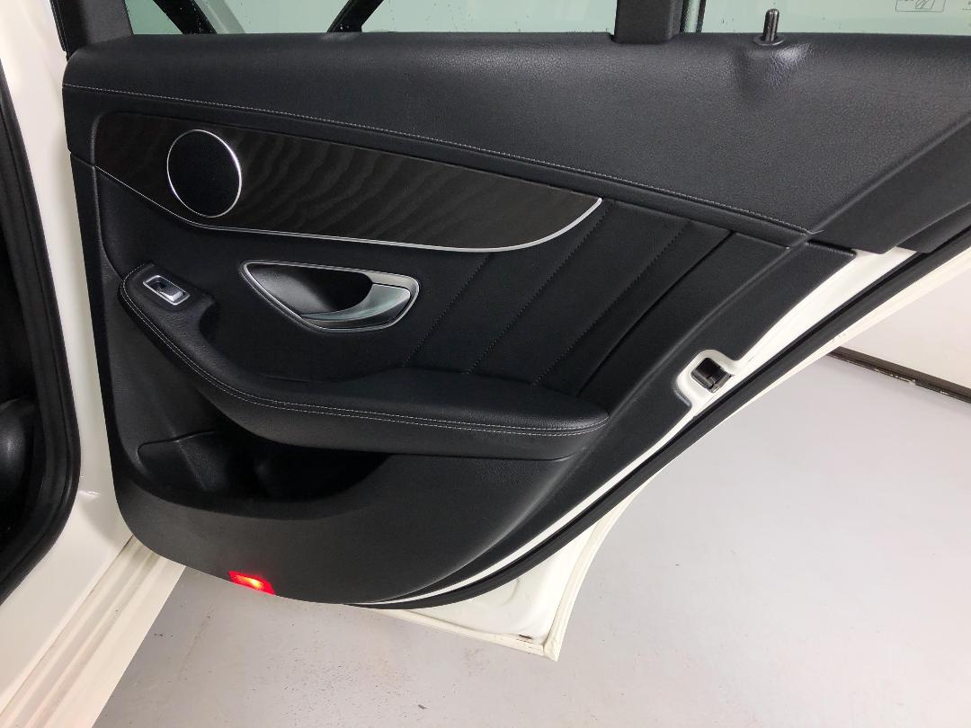 Photo '19' of Mercedes-Benz C200 Photo '19' of Mercedes-Benz C200