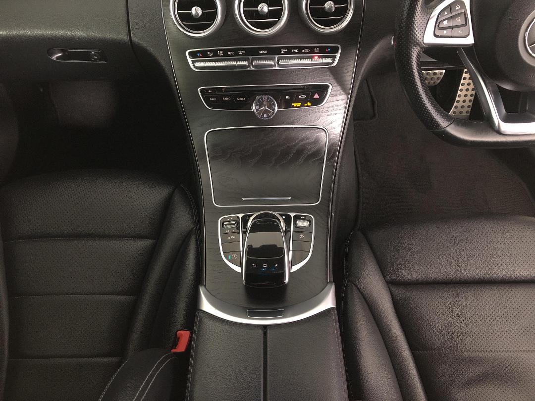 Photo '18' of Mercedes-Benz C200 Photo '18' of Mercedes-Benz C200