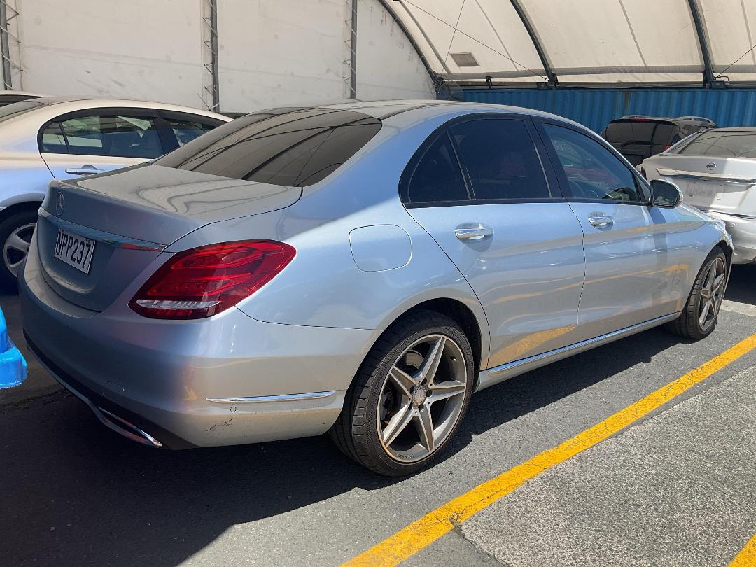 Photo '12' of Mercedes-Benz C200 Photo '12' of Mercedes-Benz C200