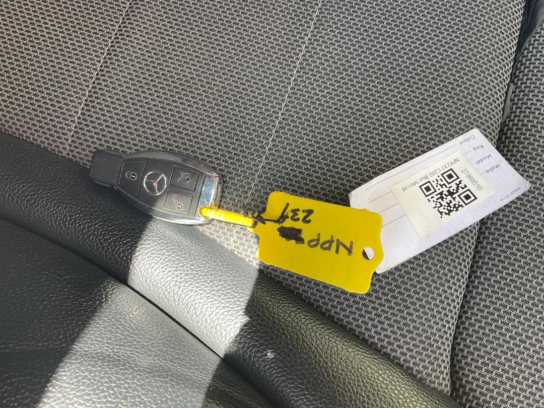 Photo '20' of Mercedes-Benz C200 Photo '20' of Mercedes-Benz C200