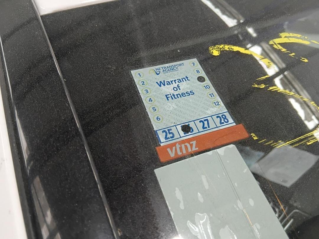 Photo '5' of Mercedes-Benz C200 Photo '5' of Mercedes-Benz C200