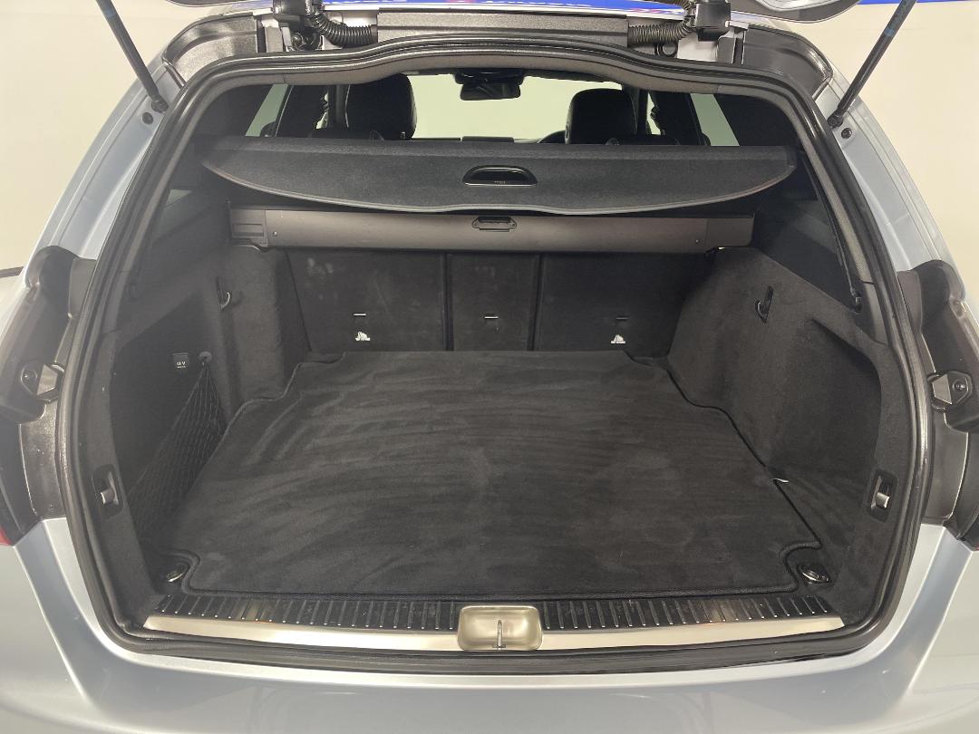 Photo '14' of Mercedes-Benz C200 Photo '14' of Mercedes-Benz C200