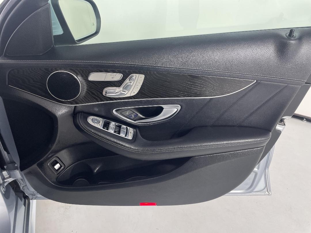 Photo '15' of Mercedes-Benz C200 Photo '15' of Mercedes-Benz C200