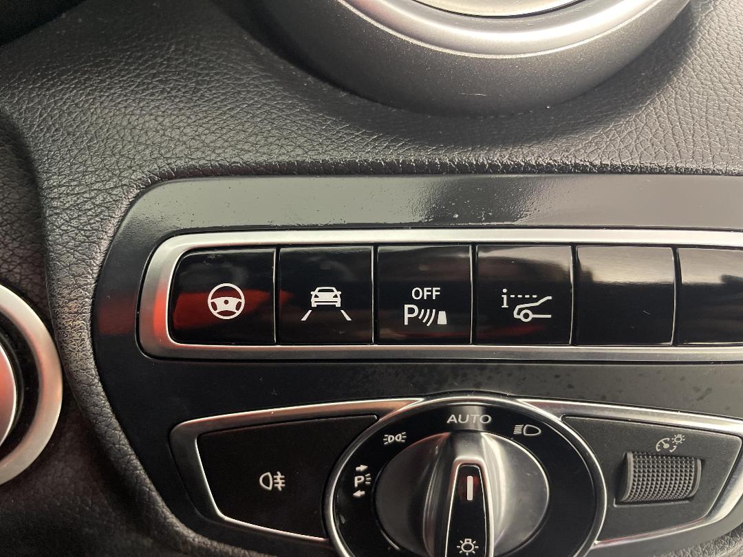 Photo '23' of Mercedes-Benz C200 Photo '23' of Mercedes-Benz C200