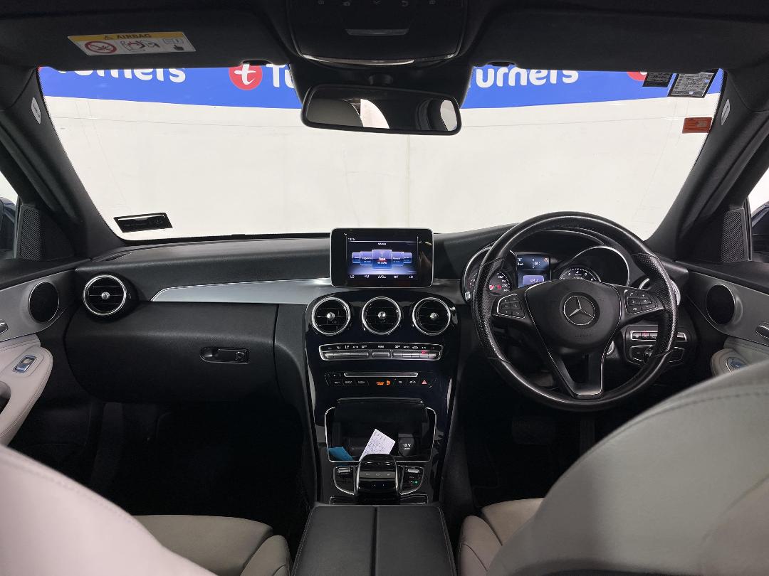 Photo '17' of Mercedes-Benz C250