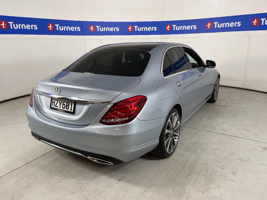 Photo '7' of Mercedes-Benz C250